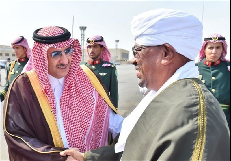 استقبال بننایف از عمر البشیر +عکس استقبال بننایف از عمر البشیر +عکس