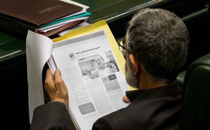 عکس محسن رفیقدوست در دست حدادعادل عکس محسن رفیقدوست در دست حدادعادل