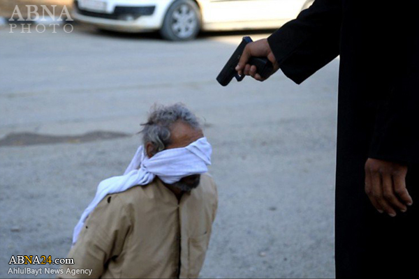 اعدام یک‌پیرمرد توسط جلادداعش+عکس