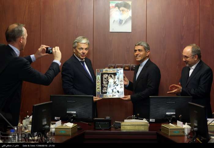 عکس/ هدیه دیدیه ریندرس به طیب نیا