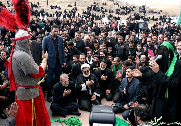 لاریجانی در عزاداری یک روستا +عکس لاریجانی در عزاداری یک روستا +عکس