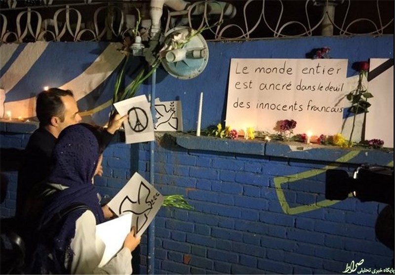 عکس/ تجمع مقابل سفارت فرانسه در  هران عکس/ تجمع مقابل سفارت فرانسه در  هران