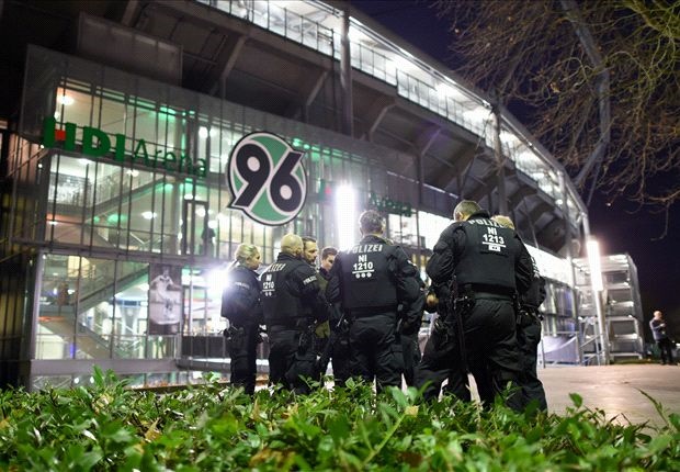 تصاویر/ حضور پلیس در ورزشگاه آلمان‌ها