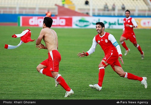 عکس/ شادی گل عجیب بازیکن تراکتور