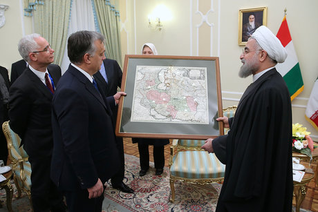 هدیه نخست‌وزیر مجارستان به روحانی+عکس
