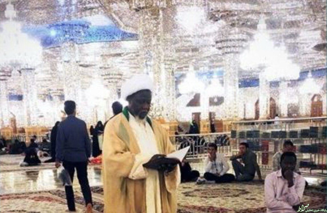 عکس/ شیخ زکزاکی در حرم امام رضا(ع) عکس/ شیخ زکزاکی در حرم امام رضا(ع)