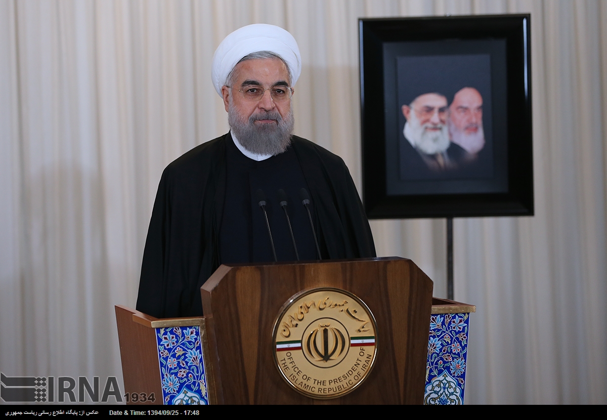 عکس/ گفتوگوی زنده تلویزیونی روحانی عکس/ گفتوگوی زنده تلویزیونی روحانی