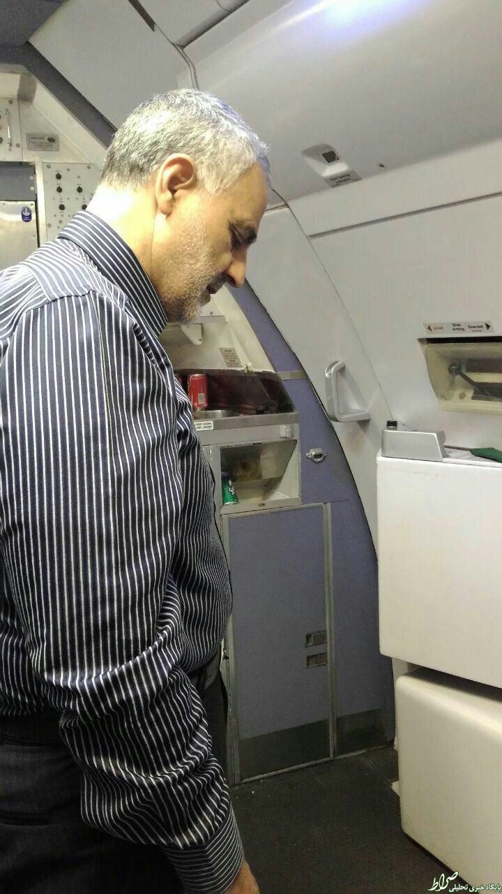 عکس/ سرلشکر سلیمانی در هواپیما