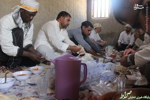 تصاویر/ حضور خارجی ها در اردوهای جهادی