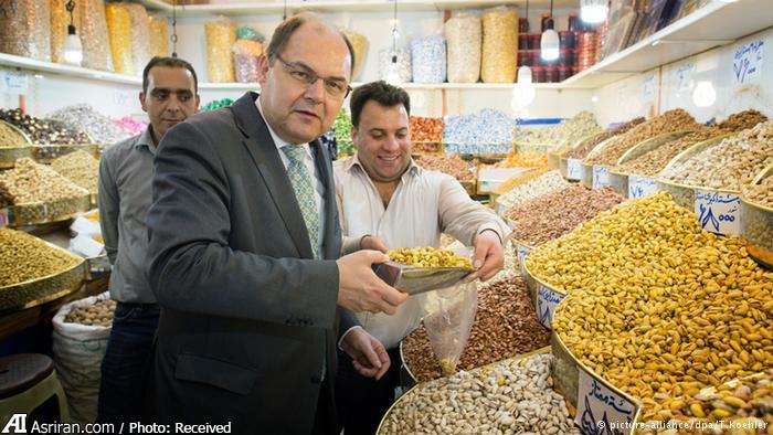 عکس/ وزیر آلمانی در بازار تهران