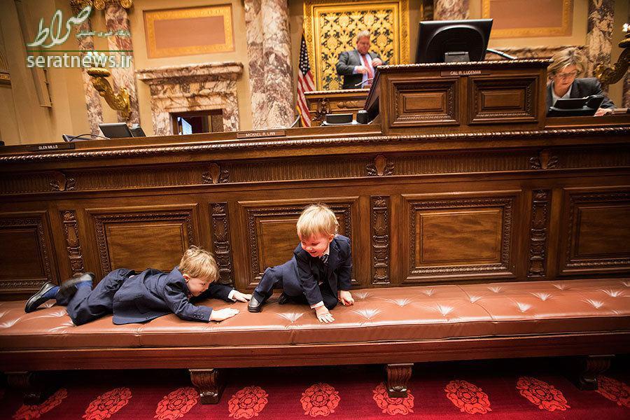 عکس/ بازی پسران یک سناتور در کنگره