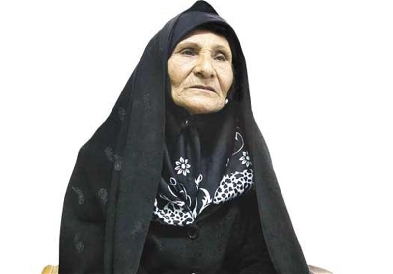 زنی که ۸ سال پیاپی برای جبههها نان پخت زنی که ۸ سال پیاپی برای جبههها نان پخت