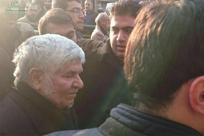 عکس/ محمد هاشمی در مراسم تشییع برادر