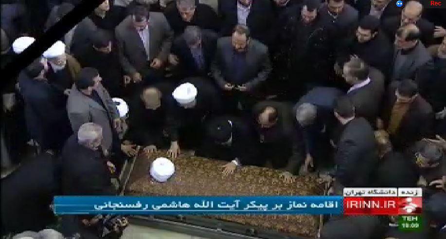 عکس/ وداع رهبر انقلاب با پیکر هاشمی رفسنجانی عکس/ وداع رهبر انقلاب با پیکر هاشمی رفسنجانی