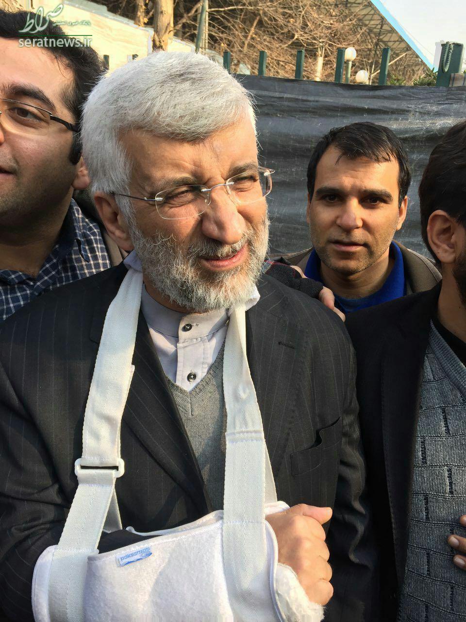 عکس/ دست گچگرفته جلیلی در مراسم تشییع هاشمی عکس/ دست گچگرفته جلیلی در مراسم تشییع هاشمی