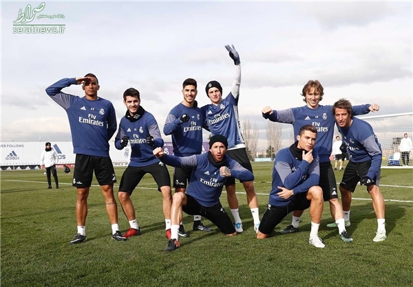 عکس/ ژست رئالیها بعد از بازگشت از زوریخ عکس/ ژست رئالیها بعد از بازگشت از زوریخ