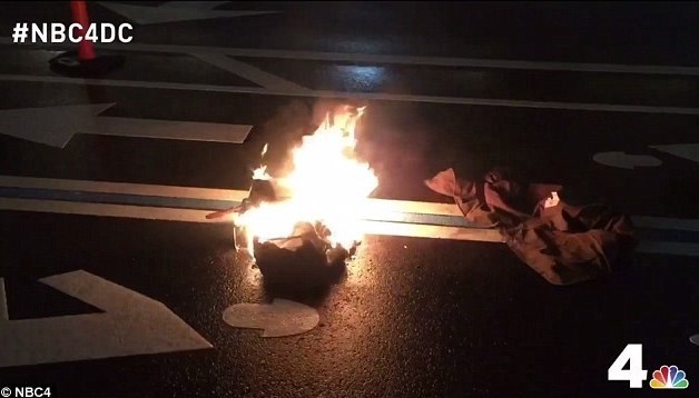 مردی که مقابل هتل ترامپ خود را آتش زد +تصاویر