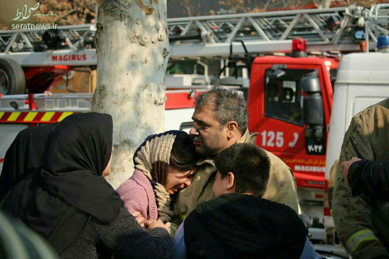 عکس/ گریه های دختر در آغوش پدر فداکارش عکس/ گریه های دختر در آغوش پدر فداکارش