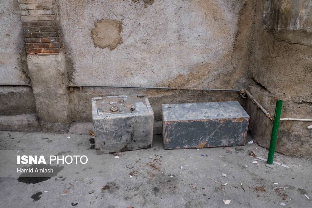 عکس/ گاوصندوق های بیرون کشیده شده از آوار پلاسکو عکس/ گاوصندوق های بیرون کشیده شده از آوار پلاسکو