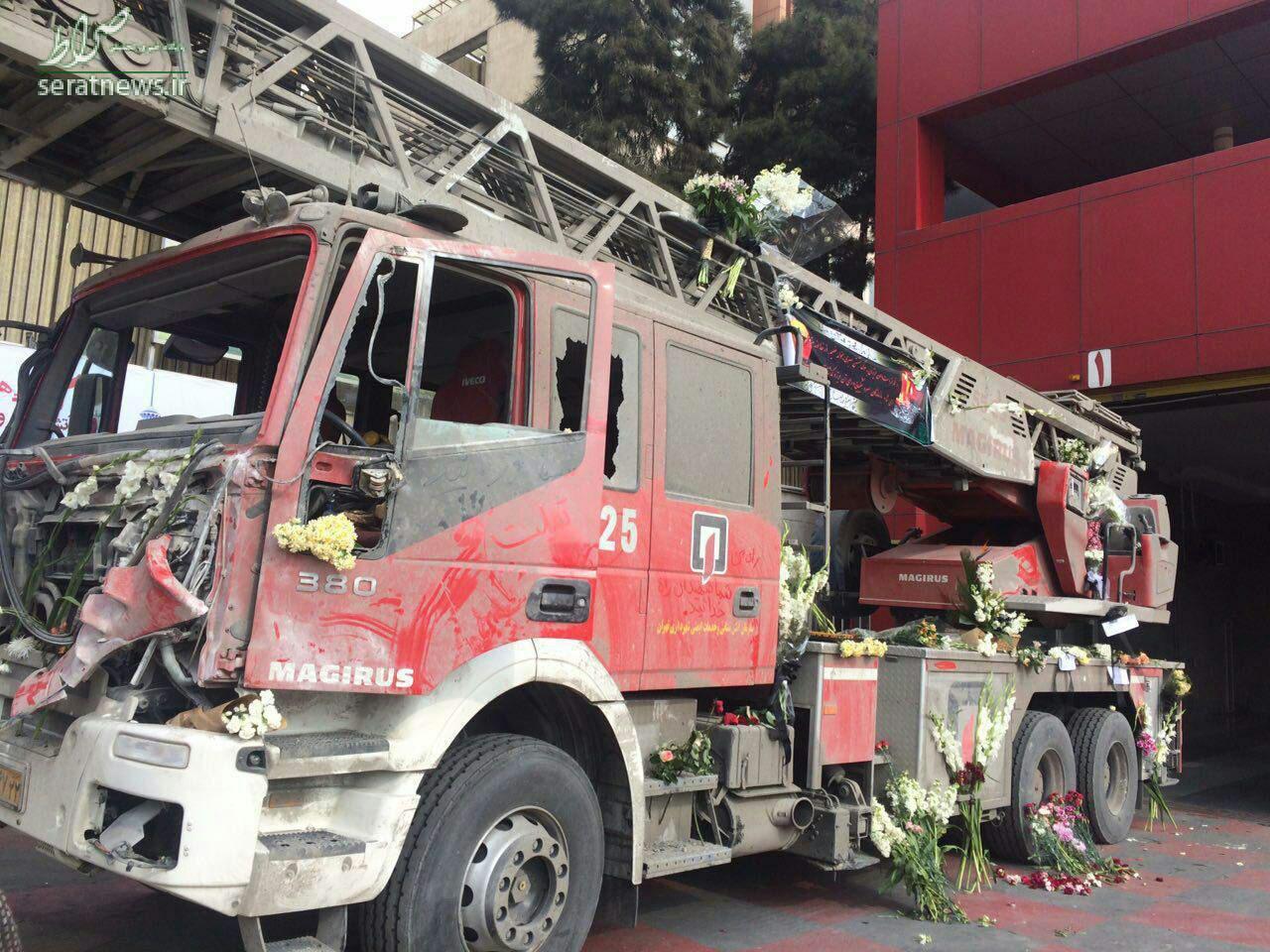 عکس/گل‌باران ماشین‌ آتش‌نشانی آسیب دیده در حادثه پلاسکو