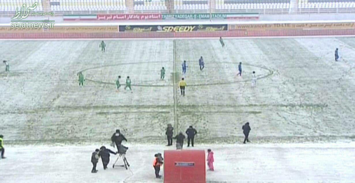 عکس/ دیدار استقلال و ماشینسازی در زمین برفی عکس/ دیدار استقلال و ماشینسازی در زمین برفی