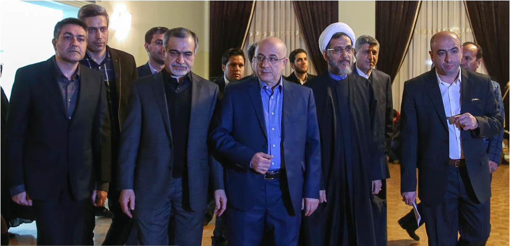 چرا برادر روحانی همراه او به پلاسکو نرفت؟/ فریدون کجاست؟ +عکس چرا برادر روحانی همراه او به پلاسکو نرفت؟/ فریدون کجاست؟ +عکس