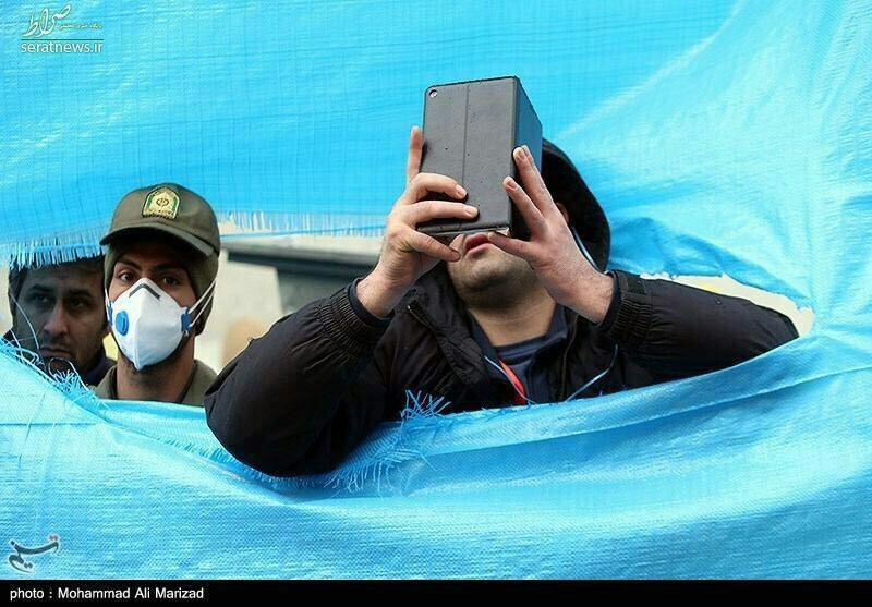 عکس/ اقدام عجیب برخی افراد در محدوده پلاسکو عکس/ اقدام عجیب برخی افراد در محدوده پلاسکو