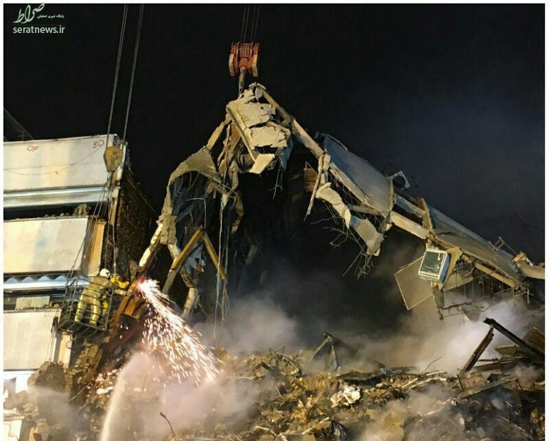 عکس/ برش و برداشت سقف پلاسکو از روی آوار