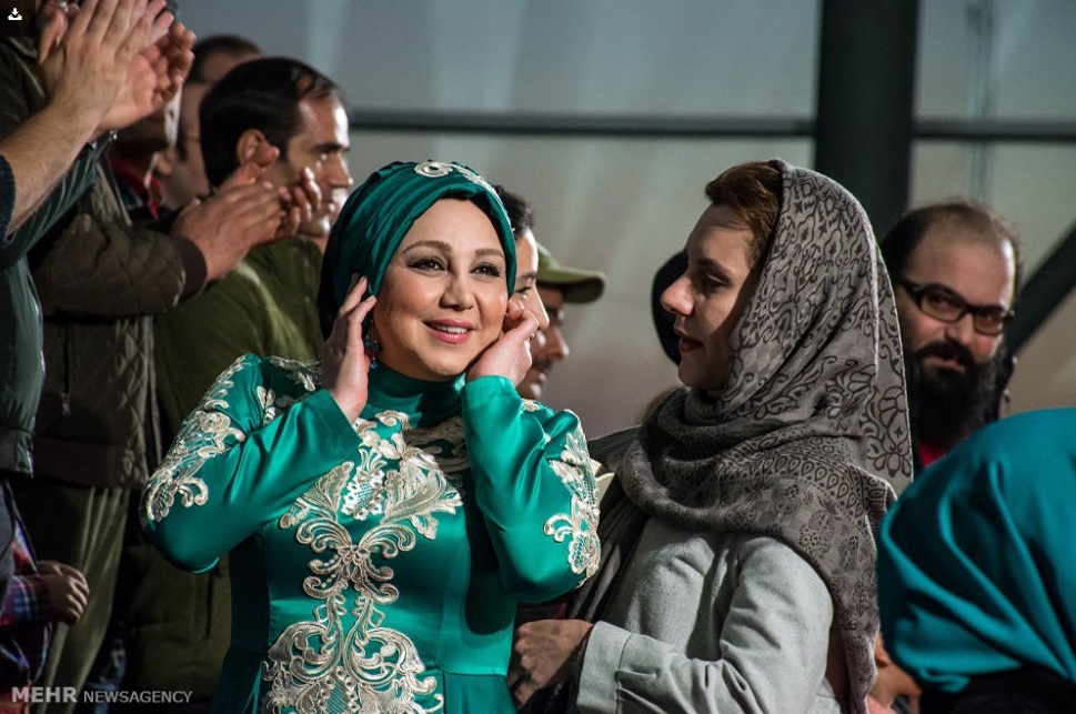 عکس/ لباس متفاوت بهنوش بختیاری در کاخ جشنواره