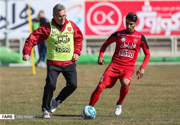 عکس/ برانکو پیش از دربی پا به توپ شد