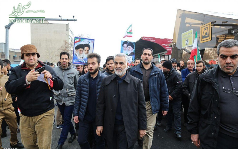 عکس/ سردار سلیمانی در راهپیمایی 22 بهمن عکس/ سردار سلیمانی در راهپیمایی 22 بهمن