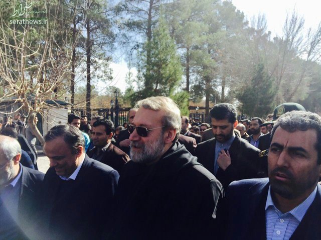 عکس/ لاریجانی در راهپیمایی 22 بهمن عکس/ لاریجانی در راهپیمایی 22 بهمن