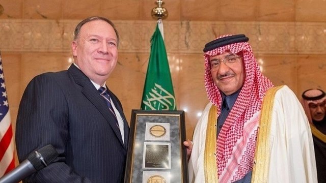ولیعهد عربستان عالیترین نشان اطلاعاتی آمریکا را دریافت کرد ولیعهد عربستان عالیترین نشان اطلاعاتی آمریکا را دریافت کرد