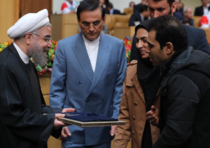 گلایه همسر مرحوم گلبارنژاد از میزان پاداش اهدایی گلایه همسر مرحوم گلبارنژاد از میزان پاداش اهدایی