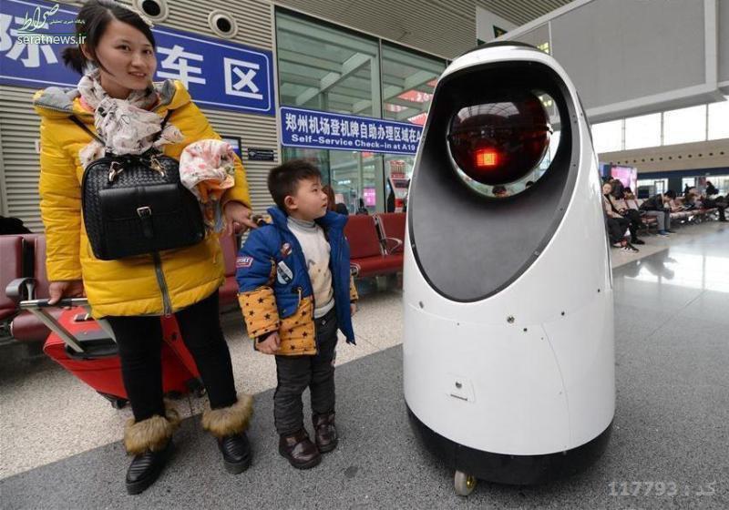 عکس/ ربات هوشمند پلیس در چین عکس/ ربات هوشمند پلیس در چین