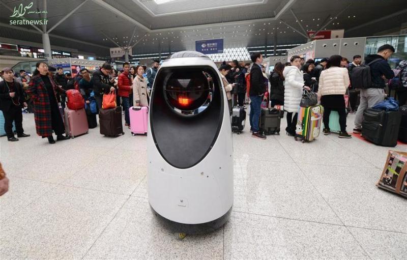 عکس/ ربات هوشمند پلیس در چین