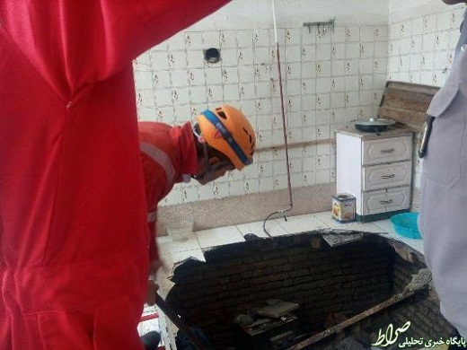 سقوط دو زن با دیگ آش نذری به چاه +عکس سقوط دو زن با دیگ آش نذری به چاه +عکس