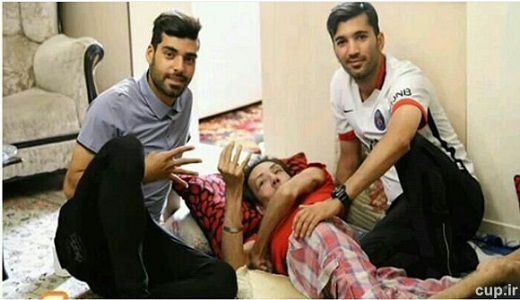 عکس/ عیادت طارمی و مسلمان از یک هوادار