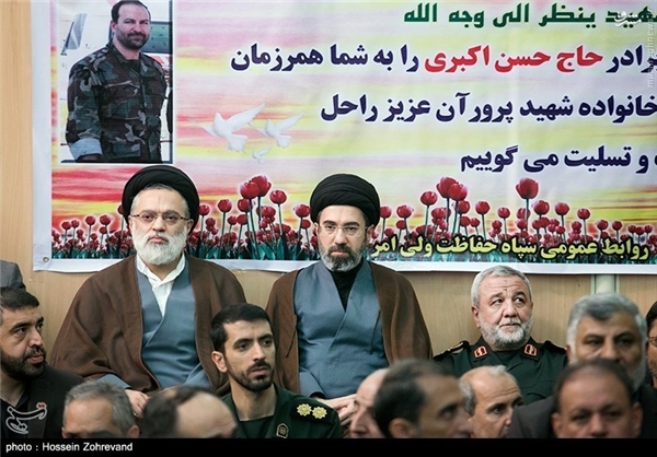 عکس/ فرزندان رهبری در مراسم ترحیم اکبری عکس/ فرزندان رهبری در مراسم ترحیم اکبری