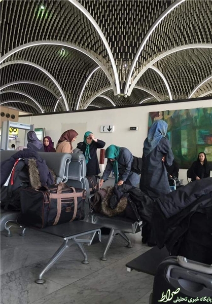 حضور منافقین در فرودگاه بغداد +عکس