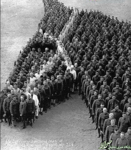 عکس/ ادای‌احترام جالب سربازان به اسب‌ها