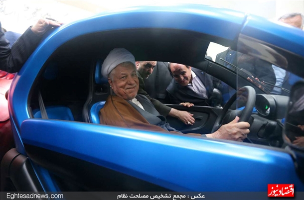 عکس/ رفسنجانی در خودروی متفاوت عکس/ رفسنجانی در خودروی متفاوت