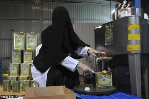 عکس/پوشش عجیب یک زن عربستانی در محل کار!