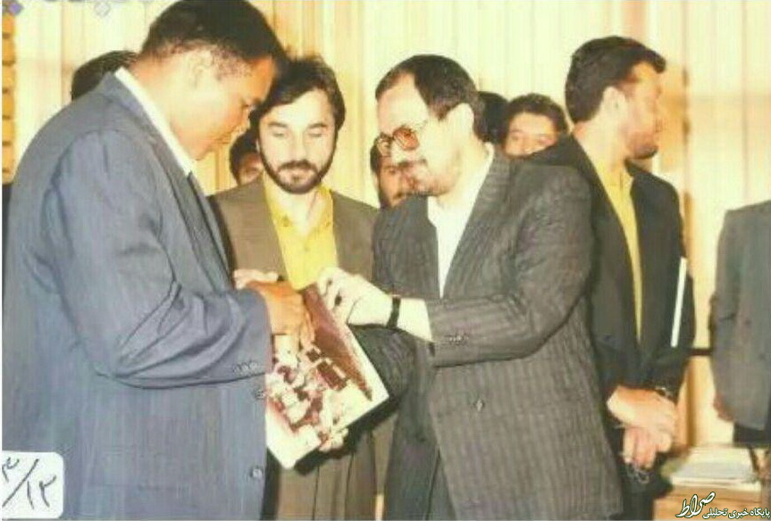 عکس/ محمدعلی کلی در نمایشگاه کتاب تهران