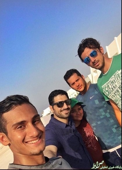 عکس/ سلفی رحمتی و خیرابی با مداح معروف عکس/ سلفی رحمتی و خیرابی با مداح معروف