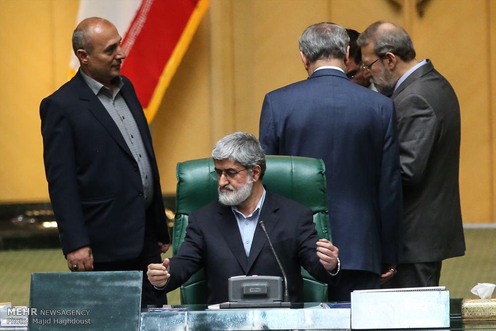 عکس/ مطهری روی صندلی رئیس نشست