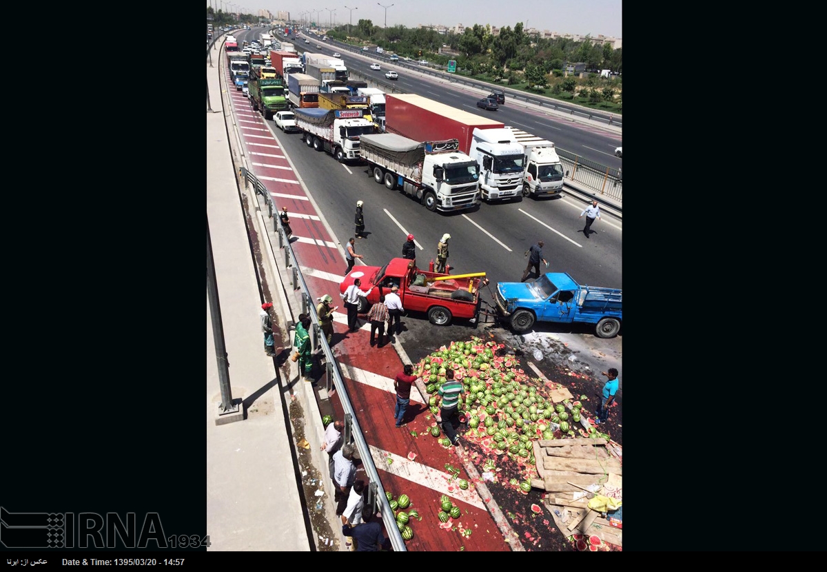 عکس/ واژگونی نیسان در اتوبان آزادگان