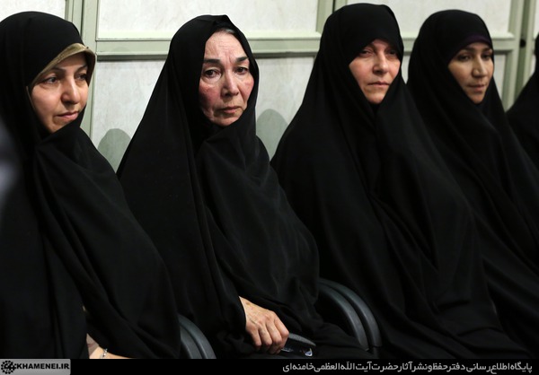 عکس/ خانم بازیگر در دیدار امروز رهبری