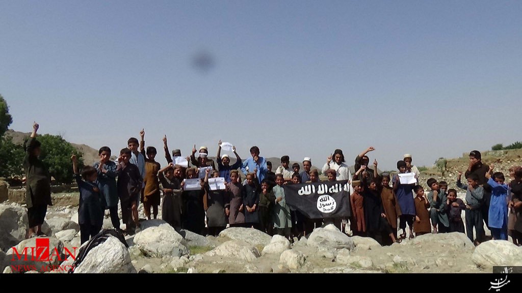 عکس/ جشن کودکان داعشی برای حادثه اورلاندو!
