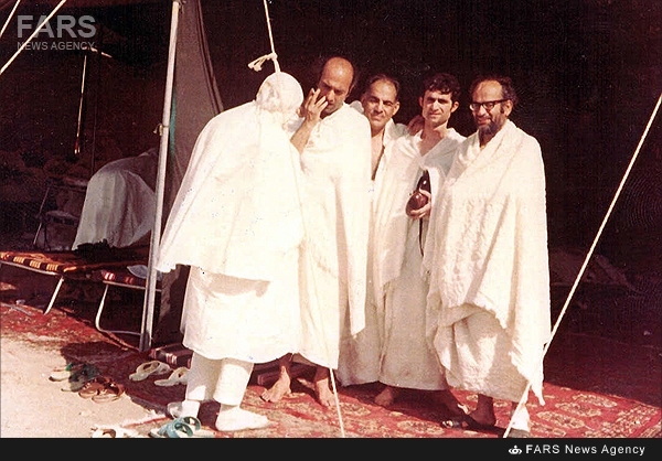 عکس/ دکتر شریعتی و همسرش در مراسم حج